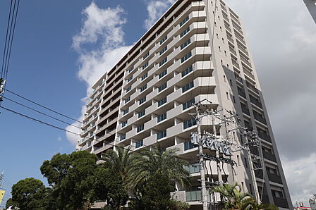 バルコニー側建物外観
