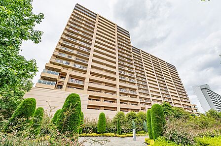 パリ庭園邸宅をモチーフとしたマンション外観