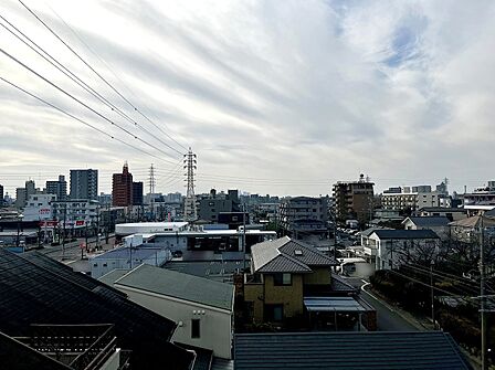 5階バルコニー(西側)から西側の眺望(眺望は永続的に保証されるものではありません。)