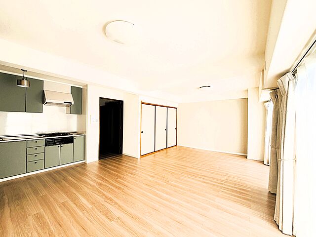 リビング/ダイニング サーパス郡家 4階/-