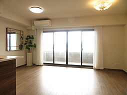 クレアホームズ高知本町 3LDKのリビング/ダイニング