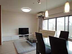 サーパス霧島一丁目 3LDKのリビング/ダイニング