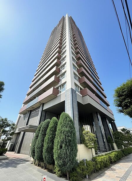 外観 26階建て免震構造のタワーマンション