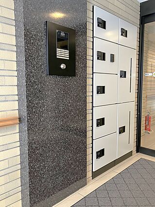 風除室にはオー...