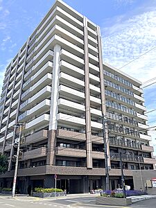外観:2012年11月築 総戸数104戸 外観:2012年11月築 総戸数104戸