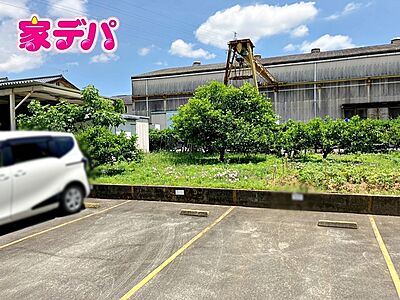 外観：【B区画：現況駐車場】約51坪の整形地！建築条件なし、お好きな住宅メーカーで自由設計が可能です。