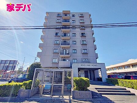 リフォーム物件！東海道本線「高塚」駅まで徒歩17分で通勤・通学にも便利な立地です。スーパーやコンビニが近く自転車や徒歩でもお出かけできる住環境です。