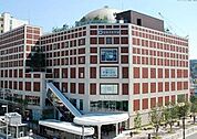 六本松421 徒歩8分。ショッピングセンター 610m