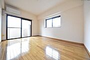 同物件別部屋の写真のため現状優先になります。