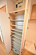 同物件別部屋の写真のため現状優先になります。