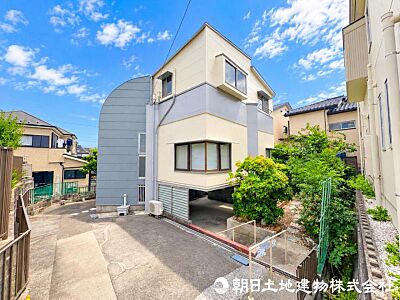 外観：【外観】ここから始まる「日常」はご家族にとってかけがえのない時間となります。少しでも豊かに、快適に。そんな想いから本邸宅は生まれました。