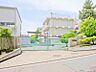 周辺：横浜市立岡津中学校　約1200ｍ　周辺は住宅街ですので夜に帰宅される際も安心です。