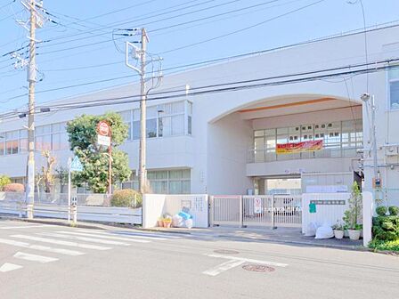 横浜市立桂台中学校 約1190m 周辺は住宅地となっており、通学や部活帰りも安心です