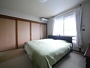 【南東側洋室8帖】