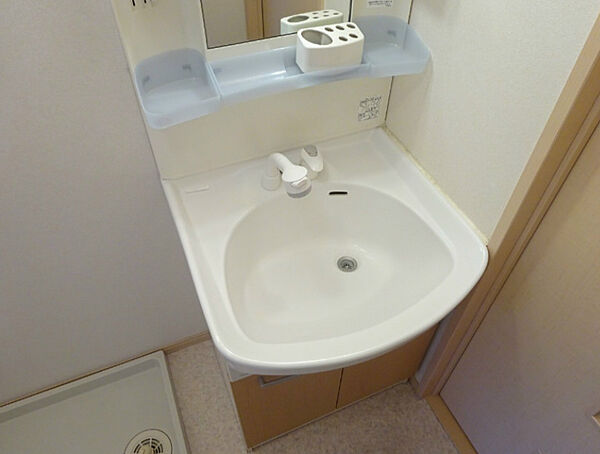 画像12:独立洗面台、小物を置くことができて便利です