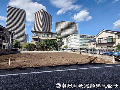 外観：南道路に間口が広く面し陽当り開放感良好です。建築条件付に付き、外観デザインや間取などを楽しくお打合せ下さい。？