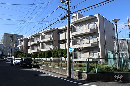 平和が丘住宅十号棟の外観(南東方向から)