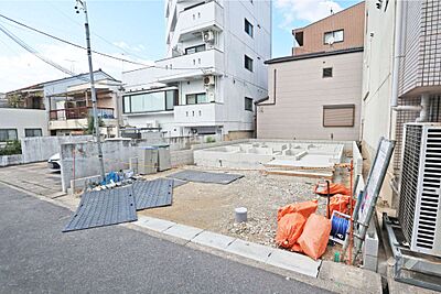 外観：物件の外観（南東側から）［2026年7月29日撮影］