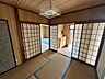 和室：和室4.5畳、ふすまを開けて広々動線！