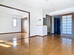 ラトナ東口ビル 305 3階2LDKのリビング/ダイニング