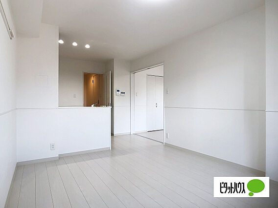 CherieAnera_内装_5