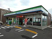 コンビニ「ファミリーマート長野東通り店まで750m」