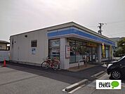 コンビニ「ローソン長野SBC通店まで533m」