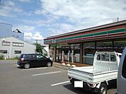 コンビニ「セブンイレブン安茂里駅西店まで769m」