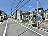 外観：前面道路含む現地写真