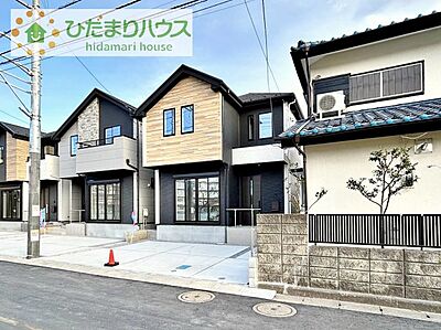 外観：小学校まで徒歩1分！お子様の登下校も安心できる距離です♪