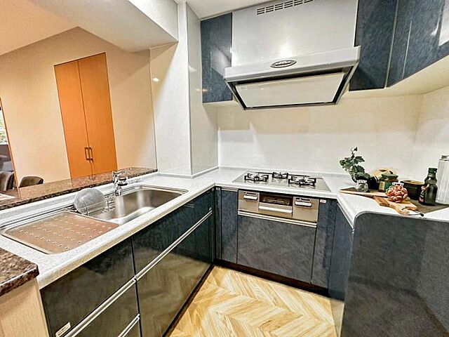 キッチン リーガル京都烏丸御池 3階/-