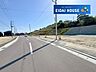 外観：前面道路