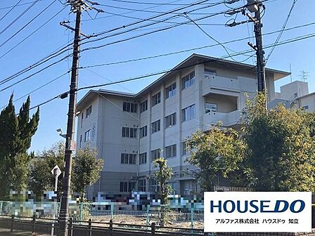 刈谷市立亀城小学校 950m
