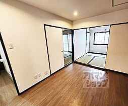 京都市営烏丸線 丸太町駅 徒歩2分の賃貸マンション 3階2DKのリビング/ダイニング