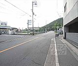 前面道路です