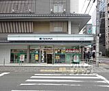 ファミリーマート七条新町店まで140m