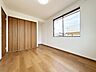 洋室：【リフォーム完成】2階洋室　クロス張替/フロアタイル重ね張り/照明器具交換/建具交換を行いました。