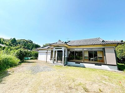外観:【リフォーム中】外壁と屋根は前面塗装予定です。 外観:【リフォーム中】外壁と屋根は前面塗装予定です。