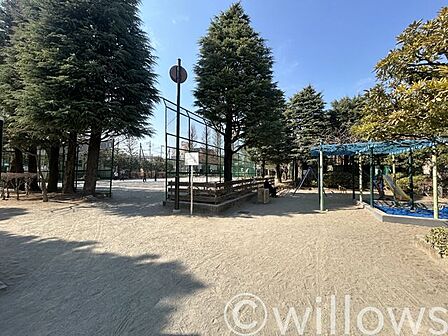 山王公園 徒歩16分。 1280m