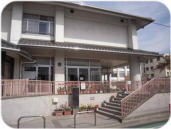画像16:小学校「奈良市立椿井小学校まで668m」