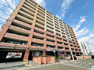 外観：4階部分・南向き・3LDK！ペット飼育可能マンションで新生活をスタート♪