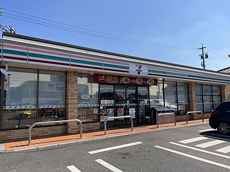 セブンイレブン蟹江町源氏店まで 500m 徒歩約7分