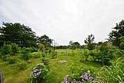 瀬谷本郷公園 900m