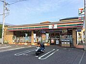 セブンイレブン 綾瀬大上3丁目店 徒歩6分。スーパー 460m
