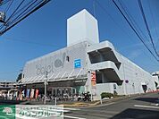 ダイエー十日市場店 徒歩2分。 140m