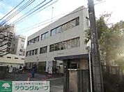 豊島税務署 徒歩5分。役所 370m