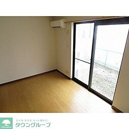 メゾン・ユマニテ 203 2階ワンルームのリビング/ダイニング