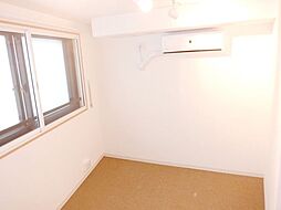 ラシクラス・カリビアンIV 102 1階1Kのリビング/ダイニング