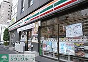 セブンイレブン 徒歩1分。コンビニ 80m