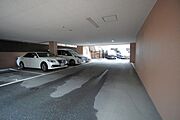 敷地内に駐車場あります＾＾ 月額（8，000円）最新の空き状況についてはお問い合わせください。 